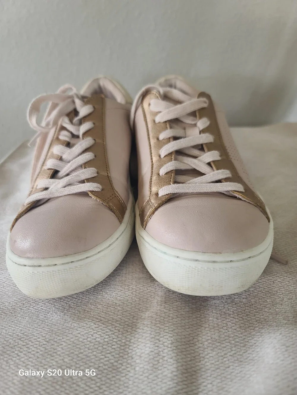 Universal Thread Blush Pink Sneakers with Gold Trim Size 8